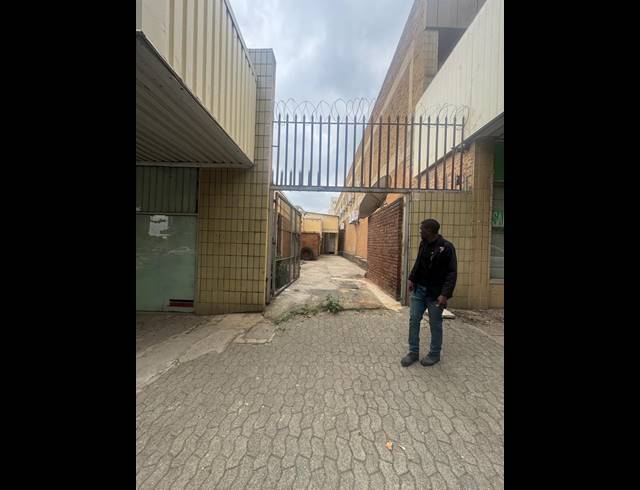 170M² RETAIL TO LET IN KRUGERSDORP CENTRAL